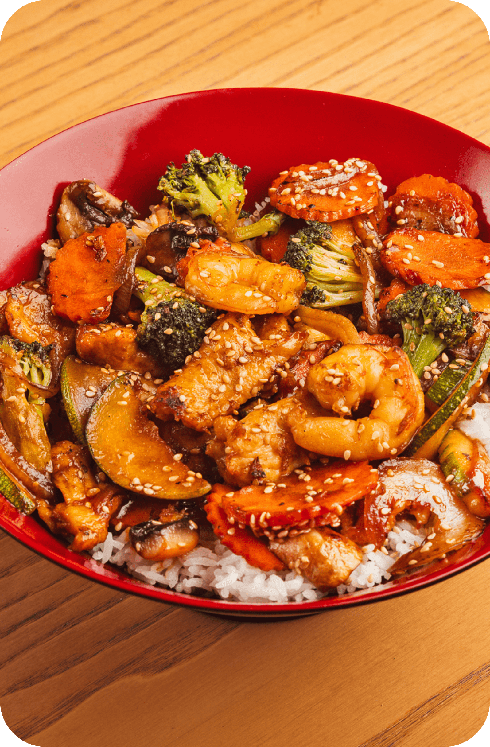 BENTO rice bowl with shrimp, chicken and vegetables